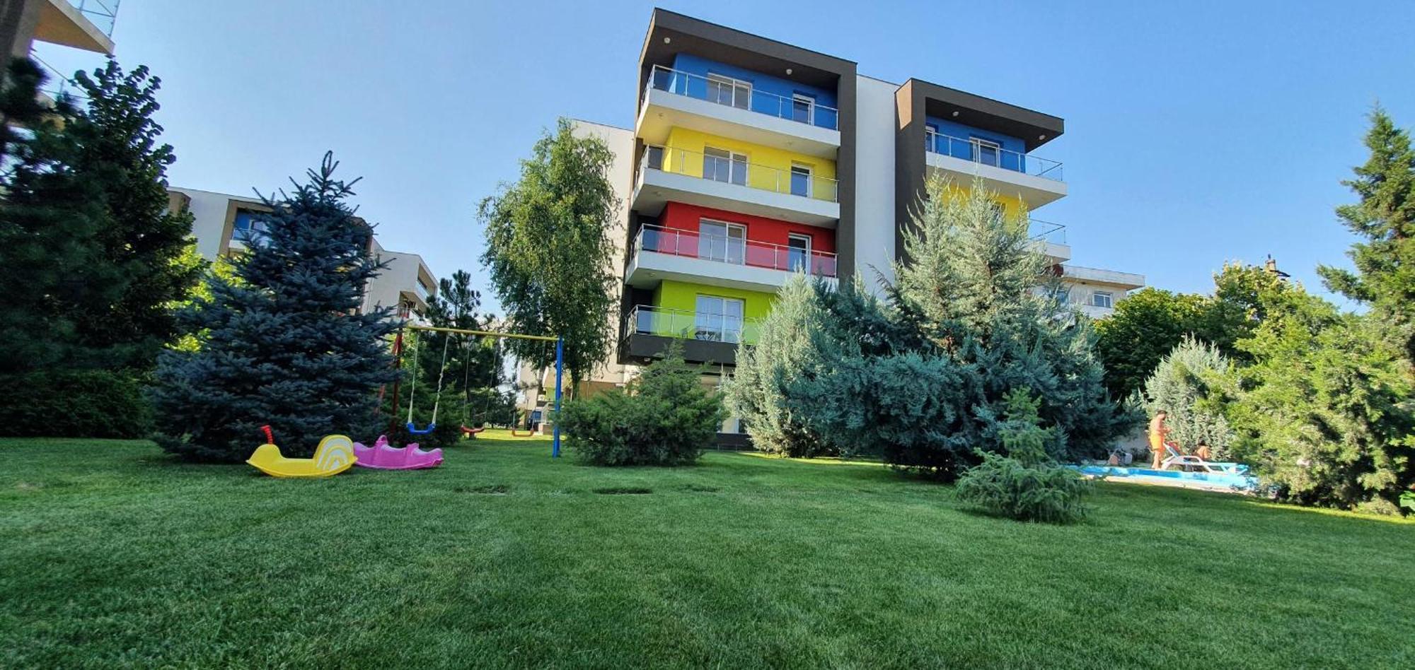 Airport Residence Отопени Экстерьер фото
