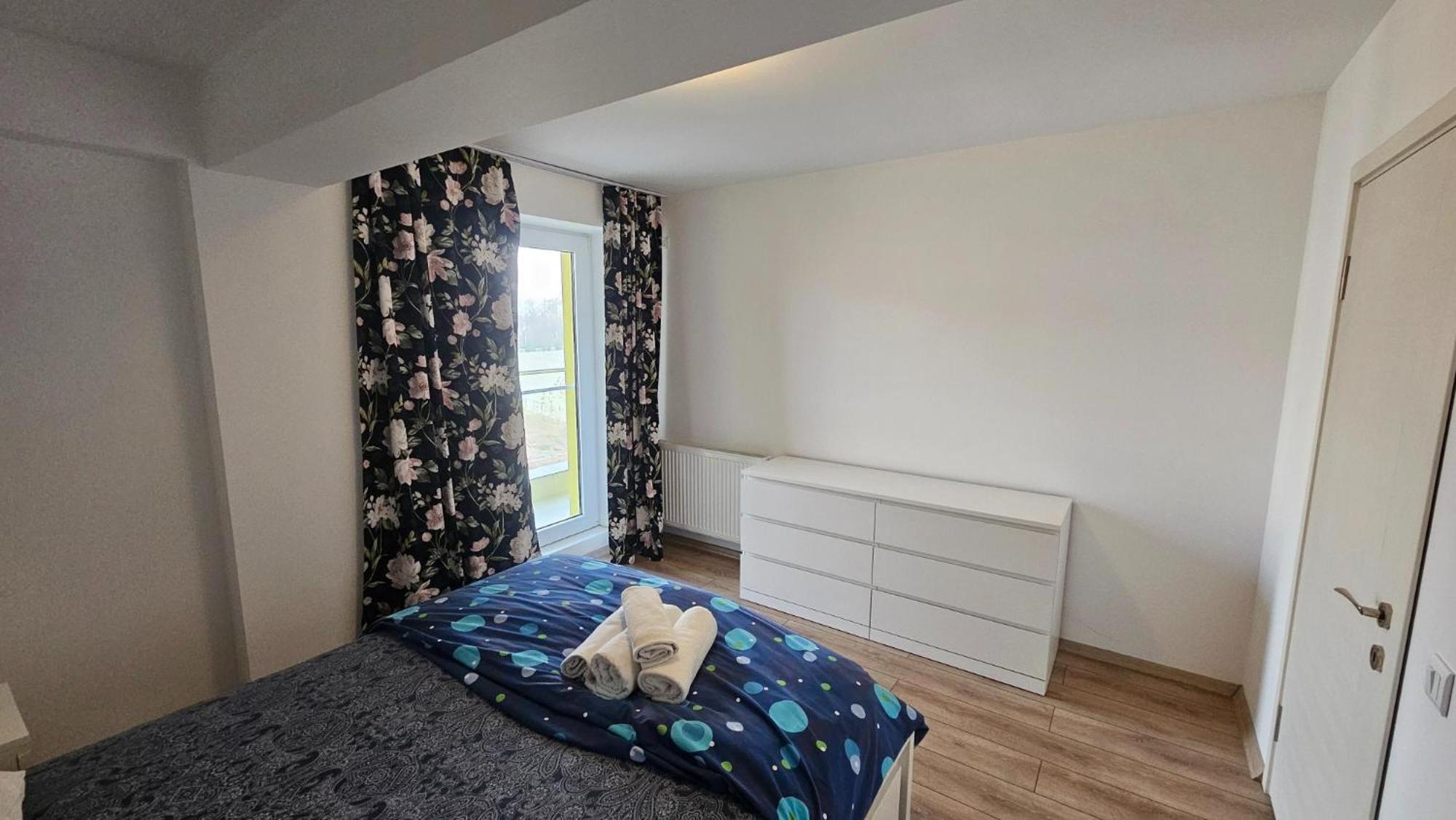 Airport Residence Отопени Экстерьер фото